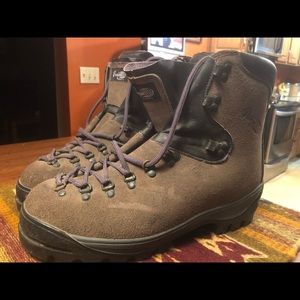 Vasque Skywalker vintage mountaineering boots.
